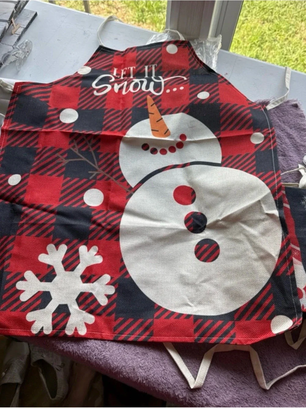 Source Unknown Black and Red Santa Holiday Apron
